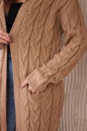 Sweter z kapturem i kieszeniami camelowy