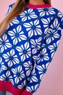 Sweter z geometrycznym motywem chabrowy