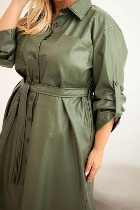 Sukienka damska z eko-skóry Plus Size z paskiem i kołnierzykiem khaki