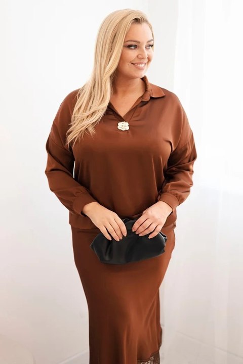 Komplet damska Plus Size z satynowym połyskiem i koronką camelowy