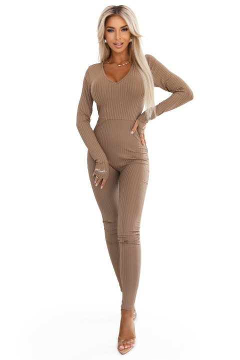 619-1 Wygodny i elegancki prążkowany kombinezon damski z dekoltem - mocha mousse