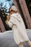 629-1 Wygodny kardigan oversize z kapturem i stylową naszywką - beżowy