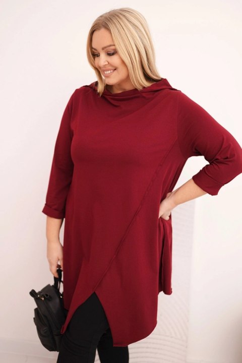 Bluzka damska bawełniana Plus Size asymetryczna z podwijanym rękawem bordowa