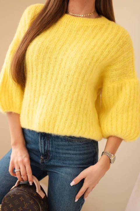 Sweter damski z moheru z rękawem 3/4 żółty
