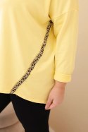 Bluzka damska Plus Size bawełniana z podwijanym rękawem i lampasem w panterkę żółty