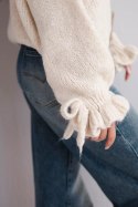 Sweter damski z dodatkiem moheru z grubym splotem i ozdobnymi rękawami beżowy