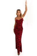 645-2 Dopasowana sukienka maxi z kopertowym dekoltem i rozcięciem - bordowa z eleganckim wzorem
