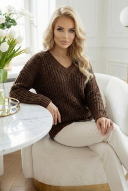 661-2 Ciepły sweter oversize o mięsistym splocie i dekolcie V - czekoladowy