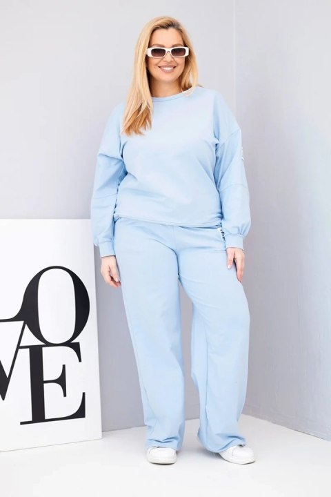 Komplet damski Plus Size bawełniany z luźną bluzą i spodniami z szeroką nogawką niebieski