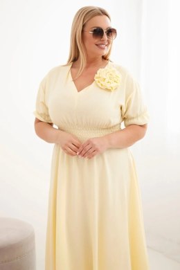 Sukienka damska wiskozowa Plus Size z dekoltem V i marszczoną talią żółta