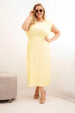 Sukienka damska Plus Size wiskozowa plisowana z wiązaniem żółta