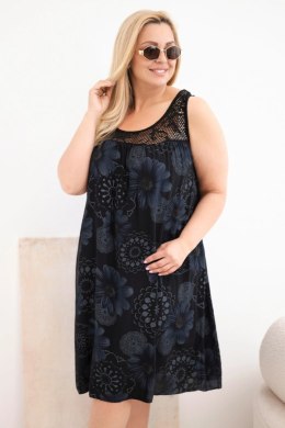 Sukienka damska Plus Size wiskozowa w kwiaty z koronkowym dekoltem czarna