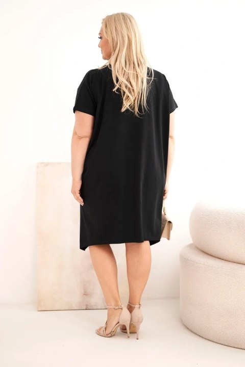 Sukienka damska Plus Size bawełniana z broszką i dekoltem czarna